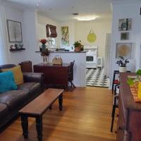 2BR Urban Retreat Near Downtown Lafayette, hotel cerca de Aeropuerto de Lafayette - LFT, Lafayette