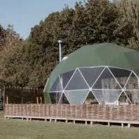 Star Gazing Dome 2 with Log Burner & Optional Hot tub, hotel em Horspath