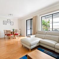 Lovely 2-Bed with Balcony 150 m from Coogee Beach、シドニーのホテル