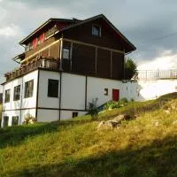 Villa AdiArt, ξενοδοχείο σε Arda