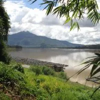 Nicolas Family Homestay - Mekong Home, ξενοδοχείο σε Pakse