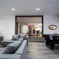 Senai -- Spacious & Mahjong & Billiards & KTV #4BR5B #30-35 pax by Cowidea, hotel pobl&iacute;ž Leti&scaron;tě Sultan Ismail - JHB, Kampong Saleng