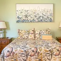 Meadow Harvest Suite with TV and private bathroom, hotel i Hemet