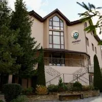 Forrest Hotel, hotel u gradu Shidnjica