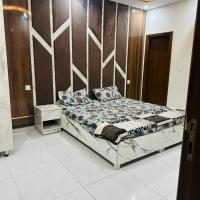 Peaceful Stay 2nd Home Appartment, hotel near Faisalabad International Airport - LYP, Faisalabad