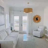 Couples Escape - Water View - King Bed - Pets Welcome w/ Fee, khách sạn ở Pass Christian