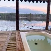 Valkjärvi Sauna on the Lake, מלון בSuur-Miehikkälä