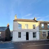 Private Holiday Home with 4 bedrooms- Tower street Guest House, hotel u gradu Selkirk