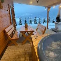 Domki- Limanowa domek 3 domek z jacuzzi i sauną, hotelli kohteessa Limanowa