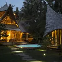Cacao House 4bds Eco Bamboo House, pool, near Green School Bali, hotel en Bringkit