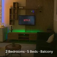 Appartement Luxe Netflix, IA, Parking, Balcon, 10 min Paris La Défense - 5 stars, hotel en Bezons