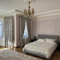 B&B Apartment Farhad Hospitality Solutions, hotel cerca de Aeropuerto de Samarcanda - SKD, Samarcanda