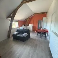Gîte 4 personnes, 2 chambres, tout équipé à Anzy-le-Duc, hotel em Anzy-le-Duc