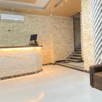 Pyramids Fort & free pickup shuttle, hotel near Cairo International Airport - CAI, Cairo