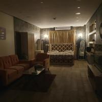 ستوديو بفناء خارجي ومدخل سيارة خاصين, hotel near Al Ahsa Airport - HOF, Al Hofuf