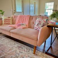 FuN FABulous KINGbed by ChoctawCasino LakeTexoma, hotel near Eaker Field - DUA, Calera