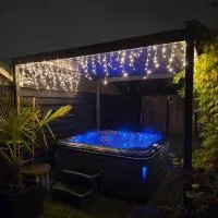 "Huisje op de Veluwe" met privé Jacuzzi en Bar!, hotel di Ermelo