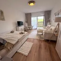 Chiemsee-Perle, stylisches Luxus-Appartement, hotel u gradu Rimsting