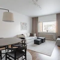 Bright & Cozy 1BR Home near Downtown, hotel en Lahti