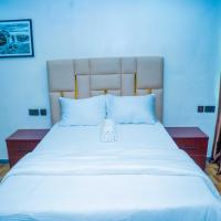Spacious 4-Bedroom Apartment for families & groups, hotel poblíž Letiště Benin City - BNI, Benin City
