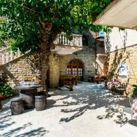 San Mauro Countryside Retreat with Restaurant & Wine Cellar, ξενοδοχείο σε Momjan