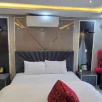 Runway Retreat - Modern Studio Near Airport & M-2, hotel near Islamabad International Airport - ISB, Islamabad