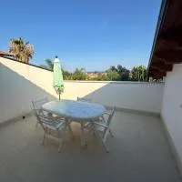 Casa nel verde a fontane bianche, ξενοδοχείο σε Fontane Bianche