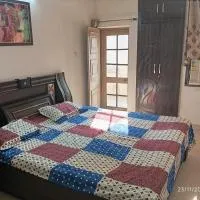Peaceful Park-View 2BHK Apartment With Balcony - On Kalka-Simla Highway, hotell sihtkohas Kālka