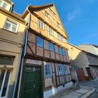 Fachwerkzeit Haus mit zwei Apartments, hotel v mestu Quedlinburg