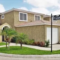 Casa moderna en urbanización privada, hotel en Manta