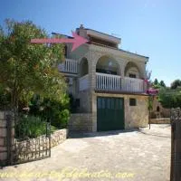 Apartmani Latin Jezera、イェゼラのホテル