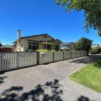 Chic 4 bedroom City Home with large Garden, hotel cerca de Aeropuerto internacional de Palmerston North - PMR, Palmerston North