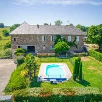 Gîte le chant des tournesols piscine chauffée, hotel a Montirat