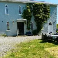 The School Cottage, hótel í Moyard