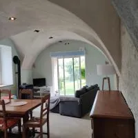 Logis vouté les hirondelles, hotel en Rogna