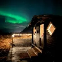 Tiny Cabin Under the Northern Lights, hotel v destinácii Leirá