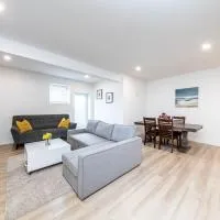 Sunflower Brandnew Cozy Private Suite, hotel en Langley