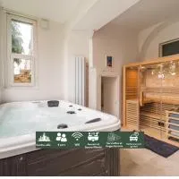 Hôtel Lefort - La Suite Impériale - Jaccuzi Sauna privatif - jardin, hotel em Guingamp