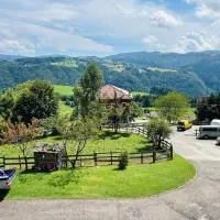 Albaredo Wood Terasse, hotell sihtkohas Rotzo
