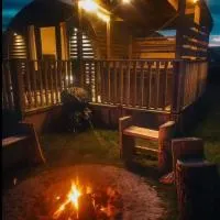Glenluce में, होटल The Galloway Steading - The Fox's Den with Preheated Hot Tub and Fire Pit