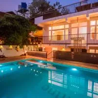 Wayanad Valentine Pool Resort, מלון בסולטאן באטרי