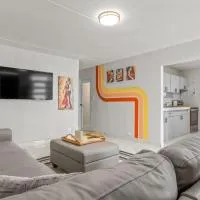 Family-Friendly Home for 5 Near Airport & Beaches, хотел в Каролина