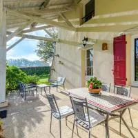Gite La Ferme De La Forêt, hotelli kohteessa Beauronne