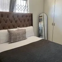 Zolas guest house, hotel u gradu Mthatha