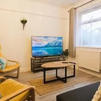Harrow Deluxe 2-Bed Garden Flat, Free Parking, Near Tube, hotel di Kenton