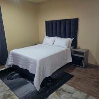 Sunrise Guest house, hotel cerca de Pilanesberg International Airport - NTY, Mabele-a-podi