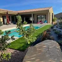 Casa Nostra Villa Récente Climatisée - Piscine Chauffée, hotel em Lecci