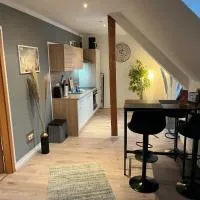 Best-Preis Stadtoase Salzwedel 2x gemütliche Wohnungen bis 8 Personen WLAN Vollausstattung nur Einzelbetten direkt im Zentrum – hotel w mieście Salzwedel