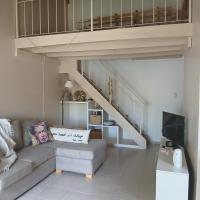 Espacios únicos en una amplia casa a metros de una laguna natural、トレレウにあるアルミランテ・マルコス・A・ツァール空港 - RELの周辺ホテル