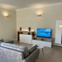 10 mins to Valletta Ta Xbiex Modern Seaside Home, Hotel in Taʼ Xbiex